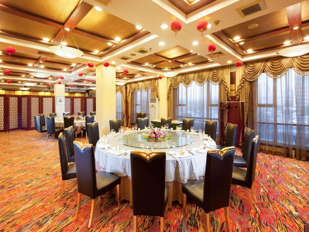 Argyle International Airport Hotel Shanghai Bagian luar foto