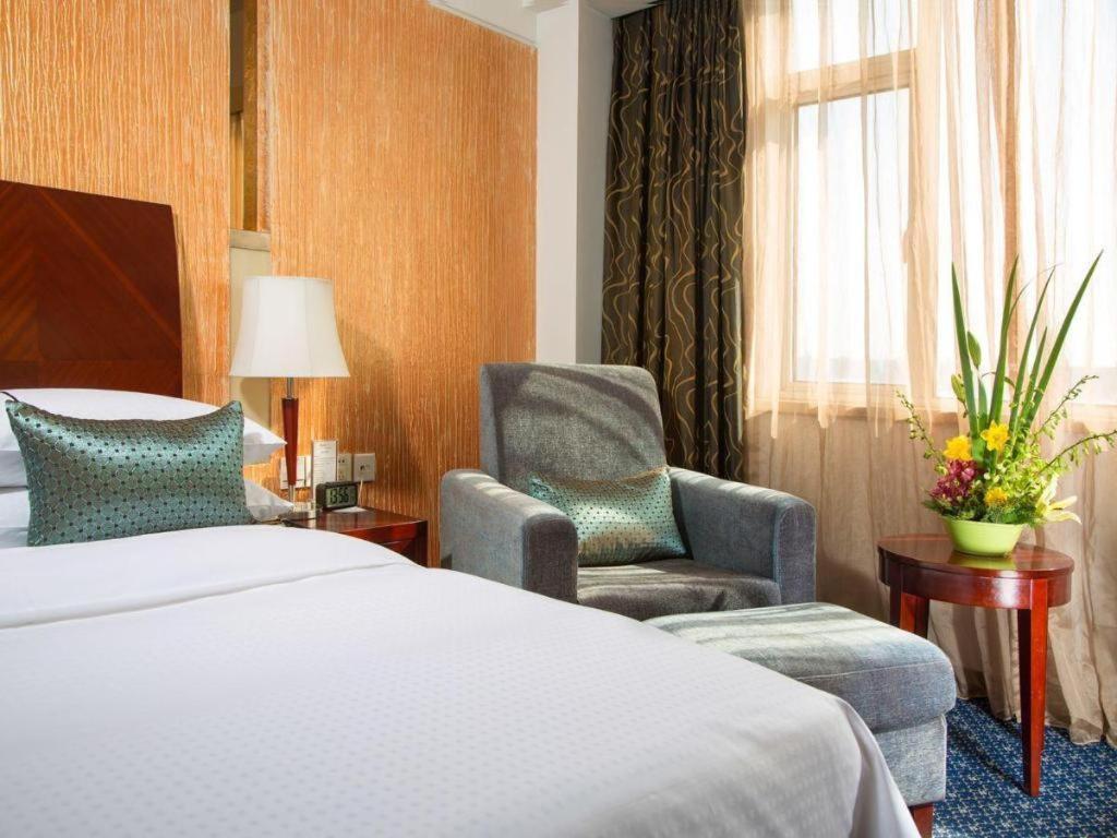 Argyle International Airport Hotel Shanghai Bagian luar foto